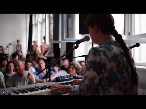 Barbara Morgenstern — "Live Fast, Die Young!" - Barbara Morgenstern