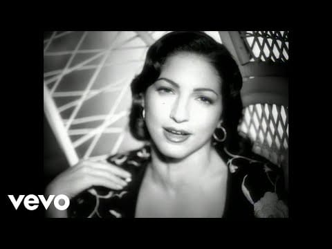 Gloria Estefan — Gloria Estefan - Con los Años Que Me Quedan (Official Video)