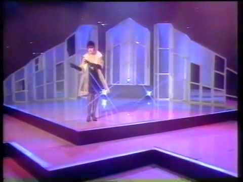 Neda Ukraden — Neda Ukraden - Boli, boli - Show Pjevam o ljubavi - (TV B 1993)