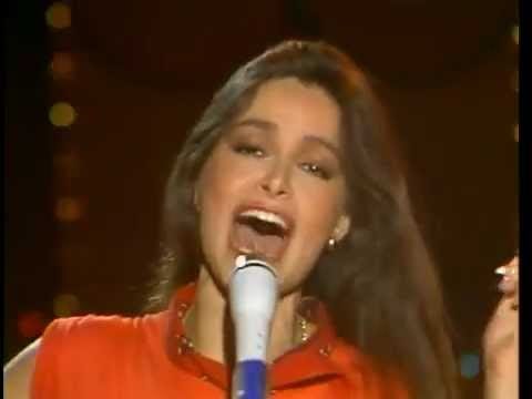 Daniela Romo — Daniela romo-La ocasion para amarnos-cantado en vivo.HQ.flv