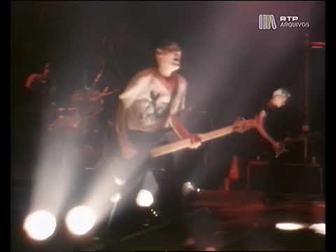Xutos & Pontapés — Xutos e Pontapés - Contentores (Clipomanias 1987)