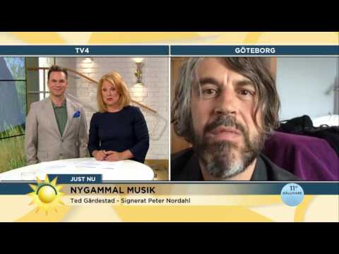 Ted Gärdestad — "Sol, vind och vatten" - etta för första gången på Svensktoppen - Nyhetsmorgon (TV4)