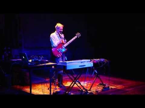 Manuel Göttsching — Manuel Göttsching performs "Die Mulde" in memoriam to Edgar Froese