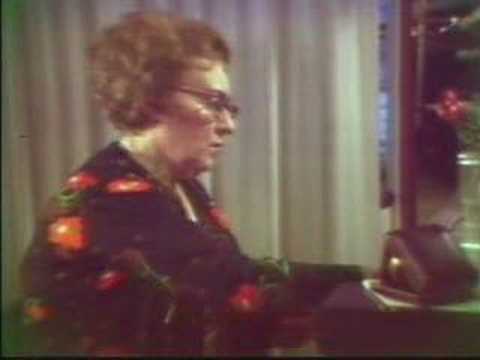 Clara Rockmore — Theremin- Clara Rockmore play "Song of Grusia" (Rachmaninov)