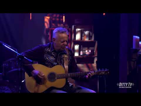 Tommy Emmanuel — Tommy Emmanuel performs "Beatles Medley" on DittyTV