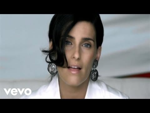 Nelly Furtado — Nelly Furtado - Manos Al Aire (Official Music Video)