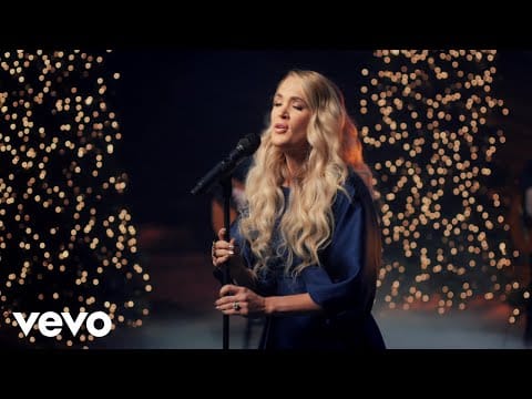 Carrie Underwood — Carrie Underwood - O Come All Ye Faithful (2021 Santa Claus Parade)