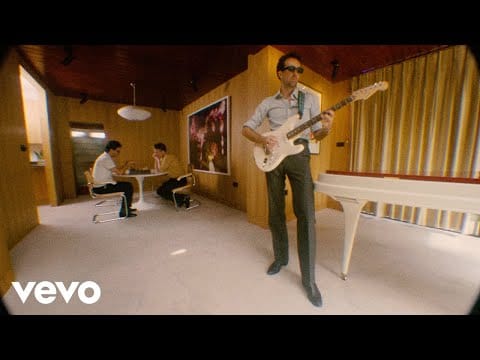 The Vaccines — Heartbreak Kid