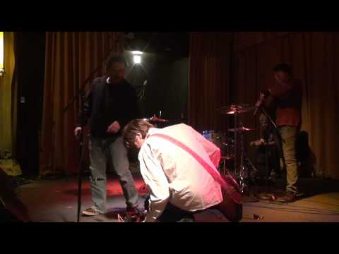 Thurston Moore — Thurston Moore & John Moloney - Beachland Ballroom 11/19/12 - 01 - Setup