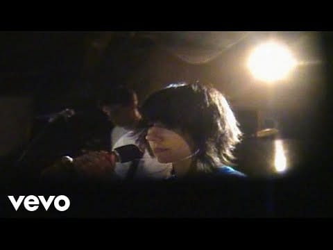 PJ Harvey — You Come Through