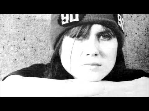 The Juliana Hatfield Three — Juliana Hatfield - A Dame With A Rod (Demo)