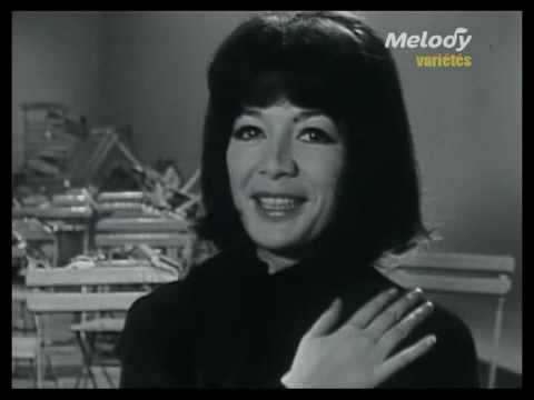 Juliette Gréco — Juliette Greco sings Sous le ciel de Paris