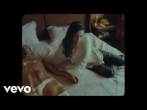 Mon Laferte — Mon Laferte - Aunque Te Mueras Por Volver (Video Oficial)