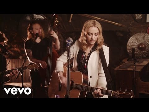 Amy MacDonald
 — Amy Macdonald - This Is The Life (Acoustic / Drovers Inn Session)