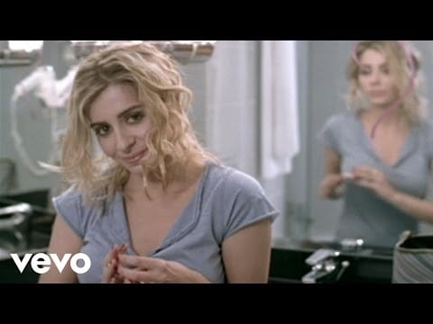 Julie Zenatti — Julie Zenatti - A quoi ça sert (Clip officiel)
