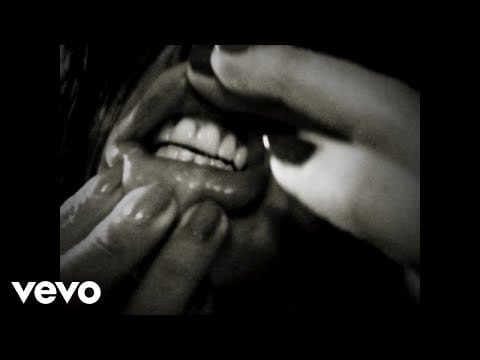 The Kills — Raise Me (Demo)