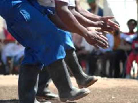 The Boyoyo Boys — Boyoyo Boys   Boy Masaka  Pulukwani Center Moon