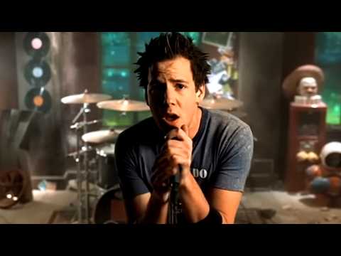 Simple Plan — Simple Plan - Addicted (Official Video)