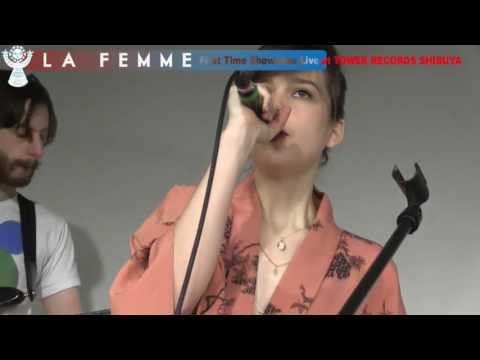 La Femme (4) — La Femme ("Mystère", "Psycho Tropical Berlin") : miniconcert 2017 (24 mn • captation officielle).