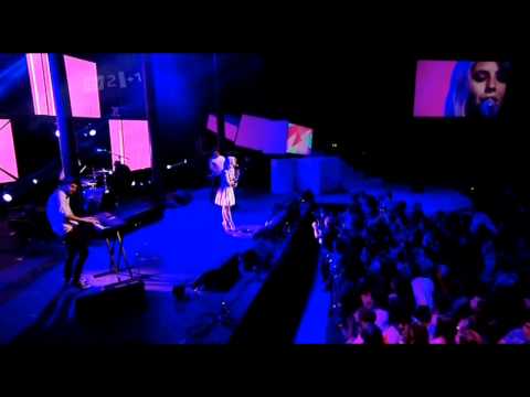 Marina & The Diamonds — (HD) Marina and the Diamonds - Radioactive (Digital Music Awards 03/10/2011)