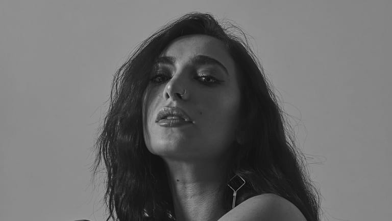 Anna Graves