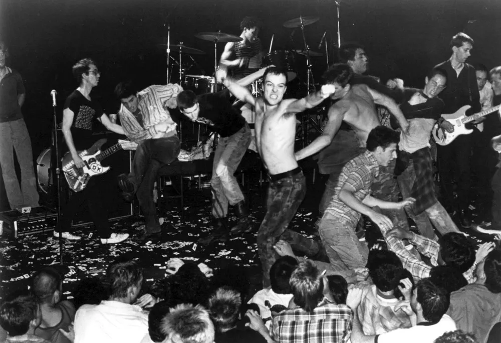 California über alles by Dead Kennedys