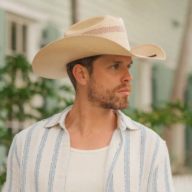 Where It’s At by Dustin Lynch