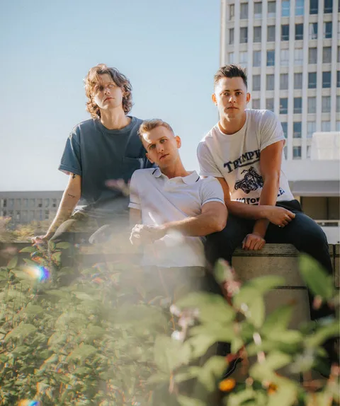 Friends At The Falls