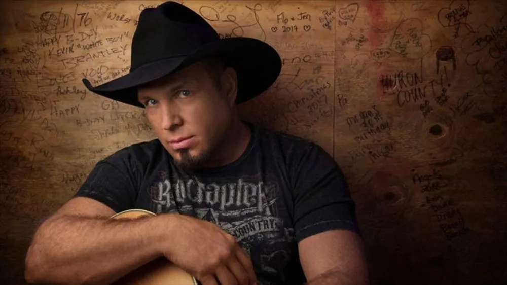 Fishin' in the Dark by Garth Brooks