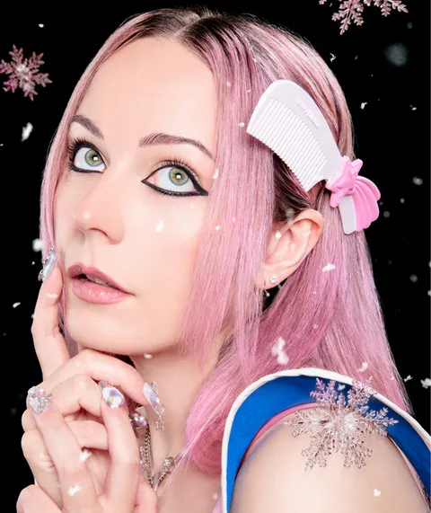 Hi by Hannah Diamond