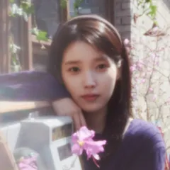 IU (아이유)