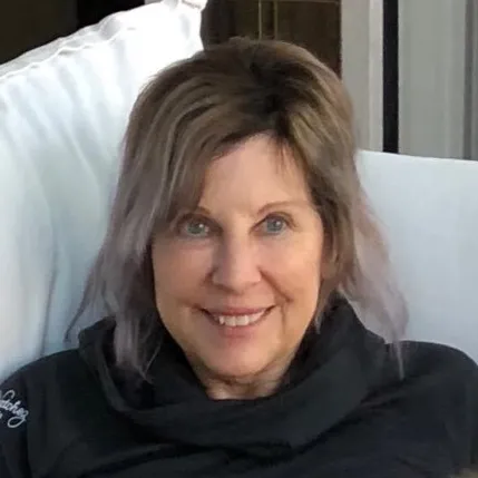 Adrienne Follesé