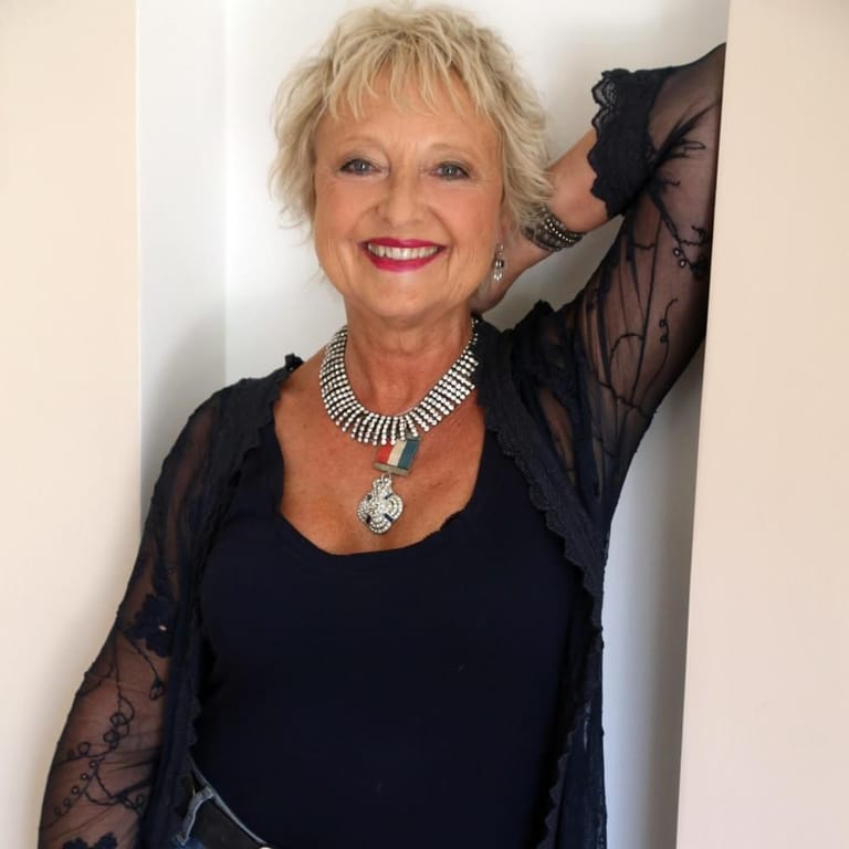 Amy Holland