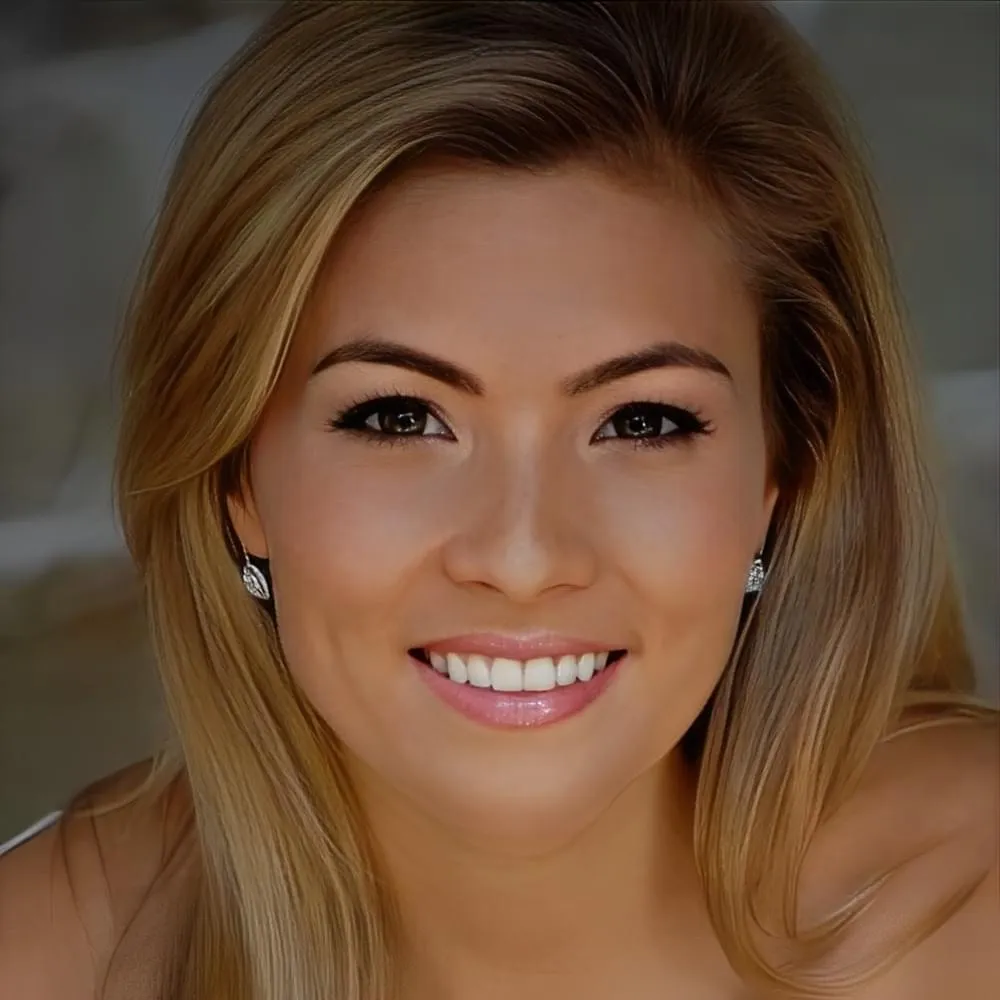 Ashley Saunig