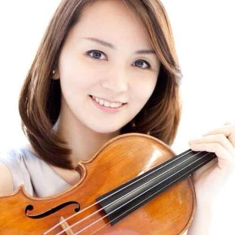 納富彩歌 (Ayaka Notomi)