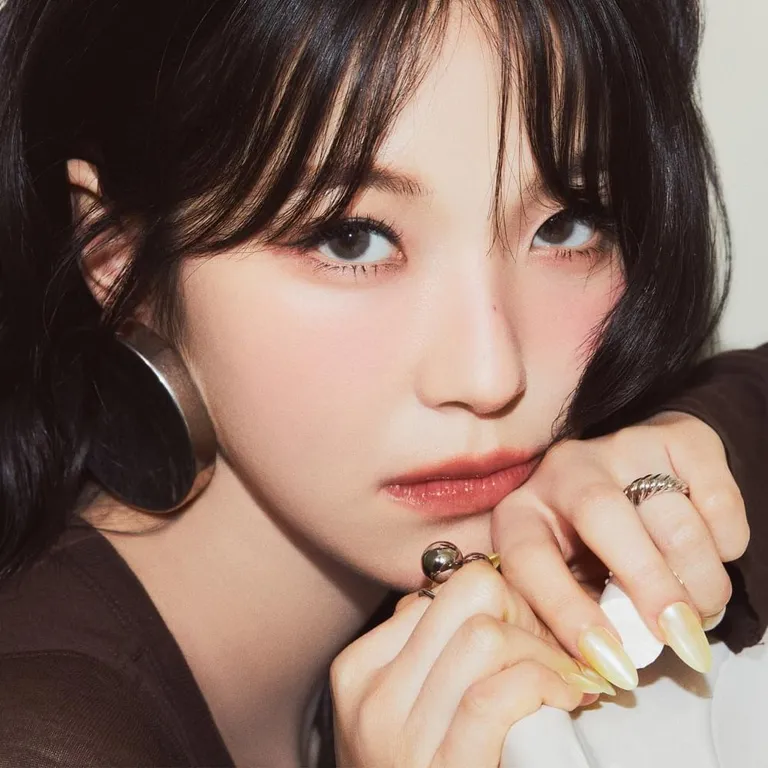 Baek Ji Heon (fromis_9)