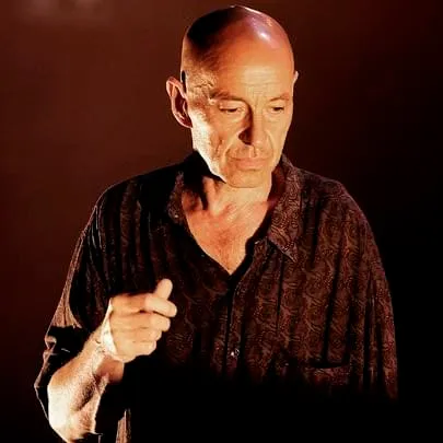 Barry Andrews