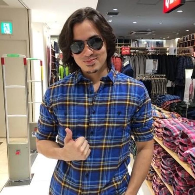 Carlos Hernández “First Class”