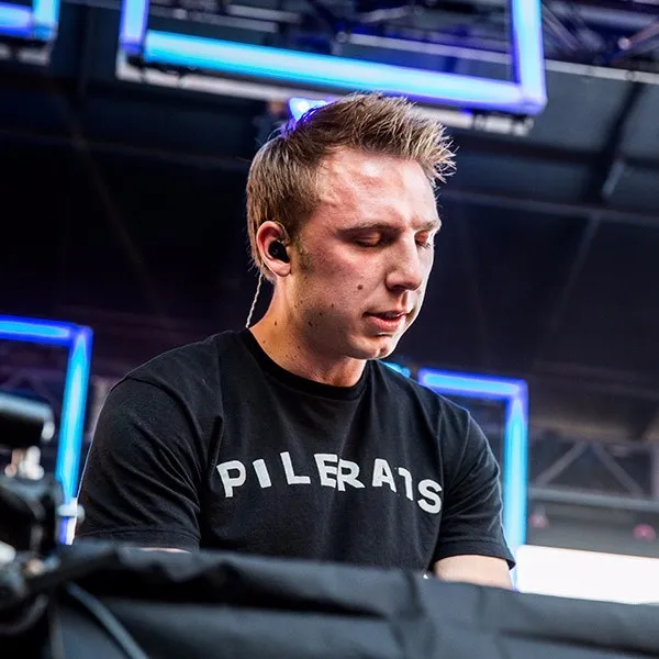 Clayton Knight