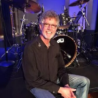 Dennis Holt