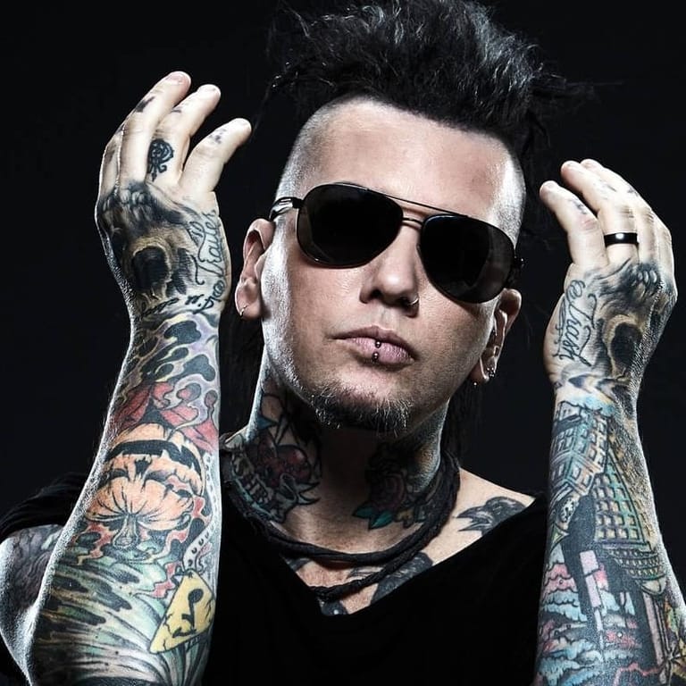 DJ Ashba