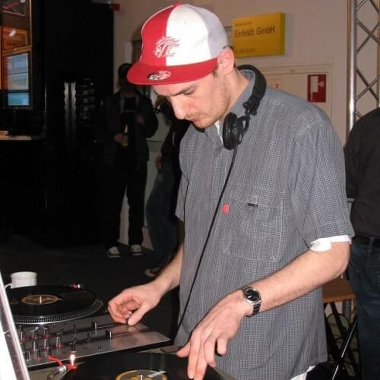 DJ Troubl