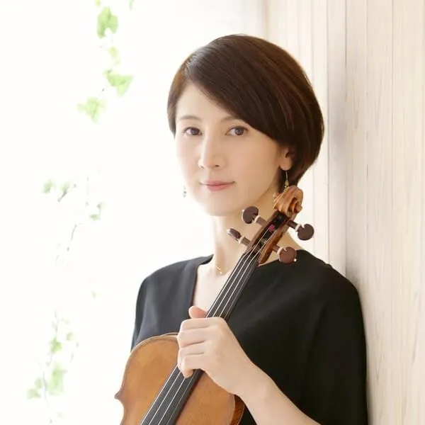 申愛聖 (Eai-Sung Shin)
