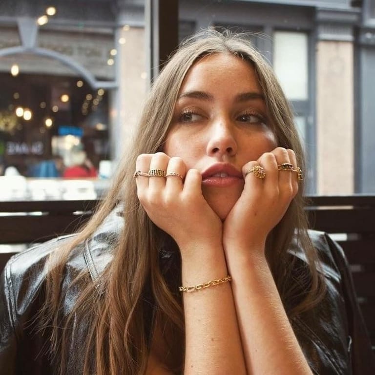 Elle Campbell