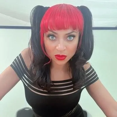 Elle Cato