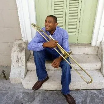 Glen Andrews