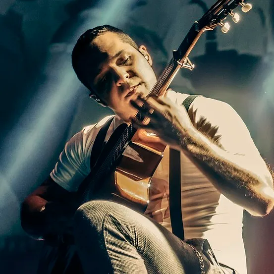 Gustavo Manzur