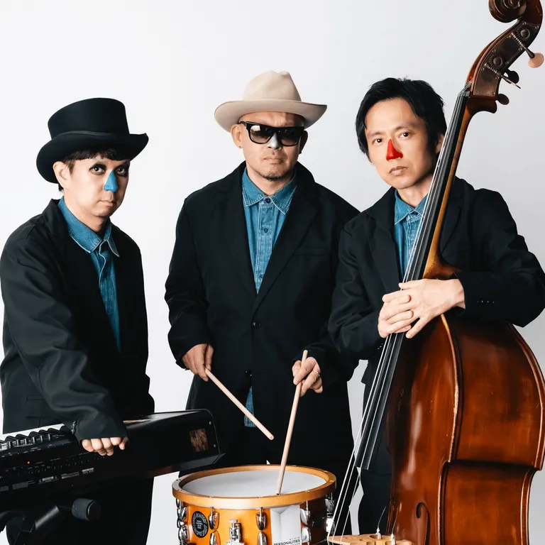 H ZETTRIO