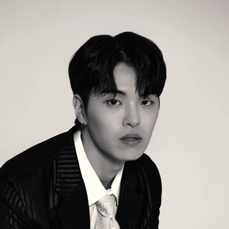 Hajoon (The Rose)
