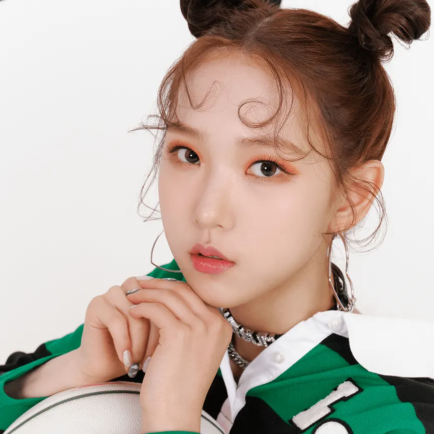 Huiyeon (LIGHTSUM)